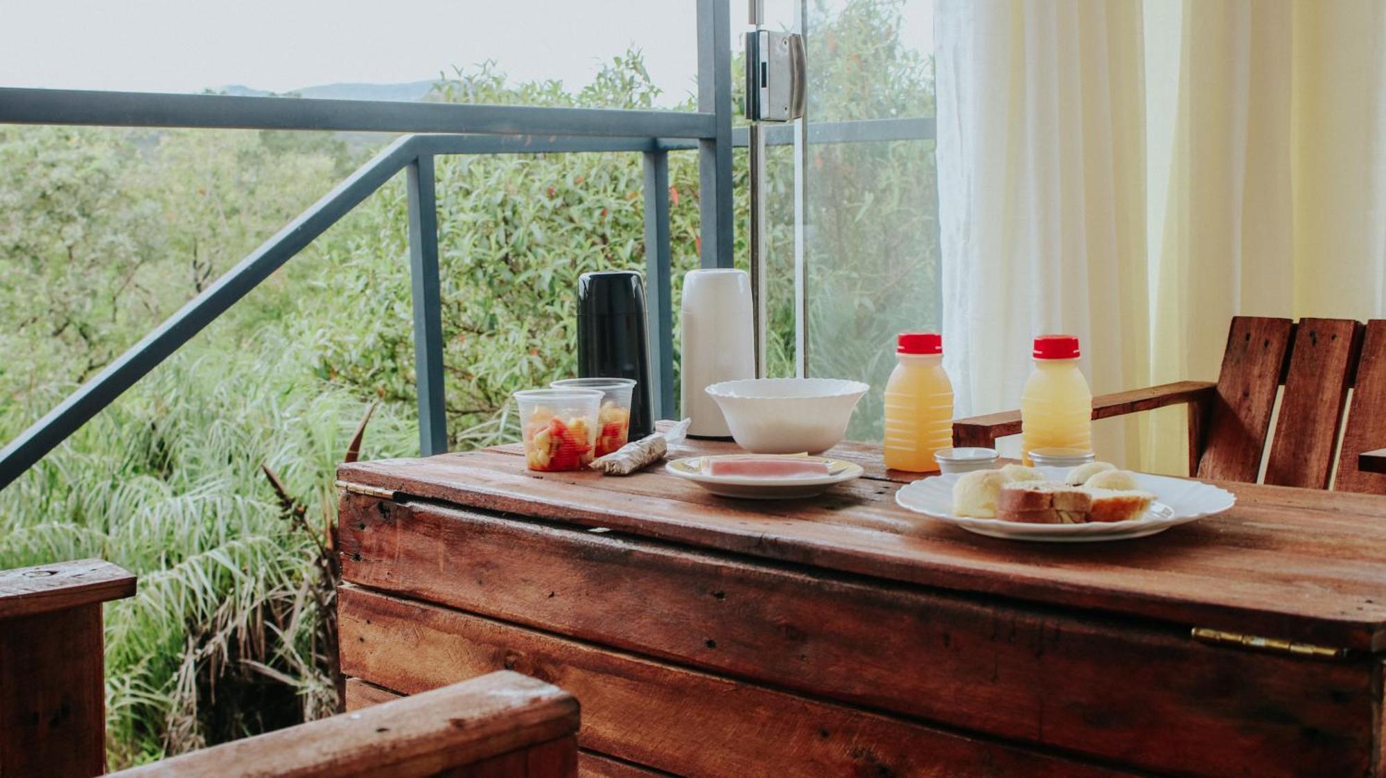 Dolaco Na Chapada- Hospedagem Hotel อัลโต ปาไรโซ เด โกยาส ภายนอก รูปภาพ
